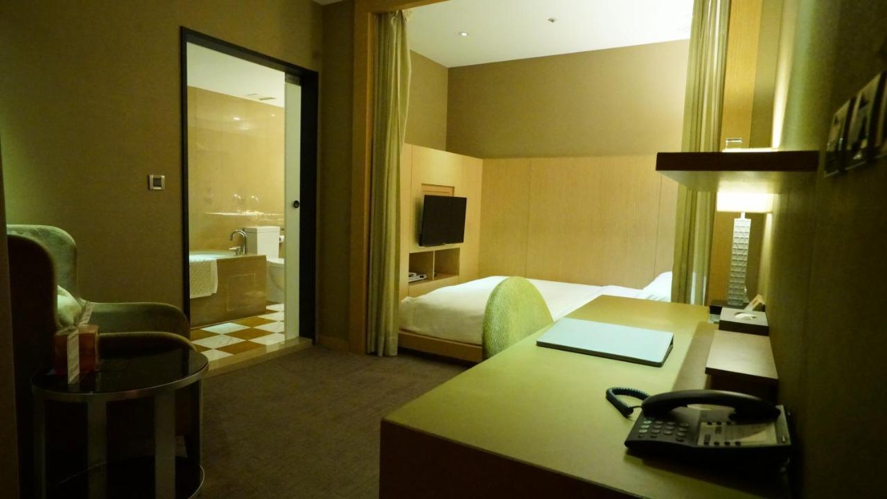ซิตี้ สวีท - หนานสี Hotel ไทเป ภายนอก รูปภาพ
